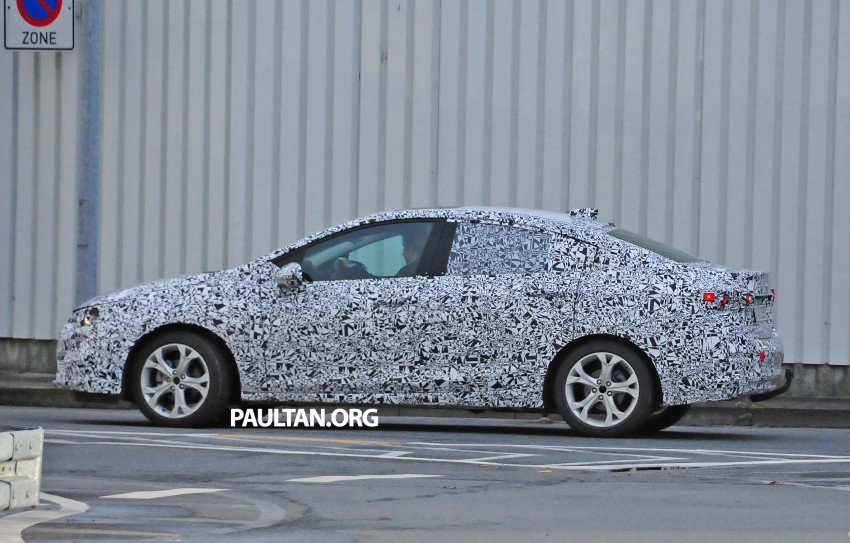 SPIED: Is this yet another new Chevrolet Cruze? 306409