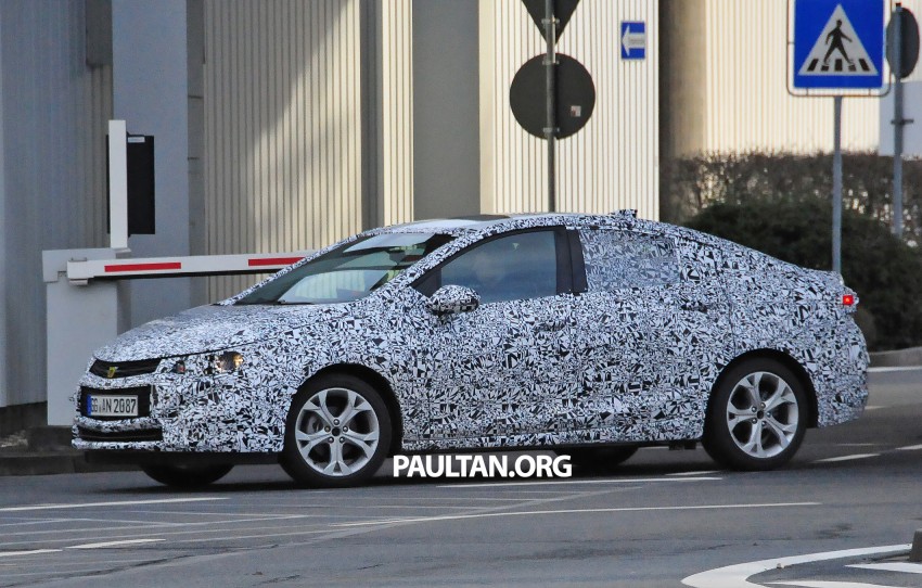 SPIED: Is this yet another new Chevrolet Cruze? 306411