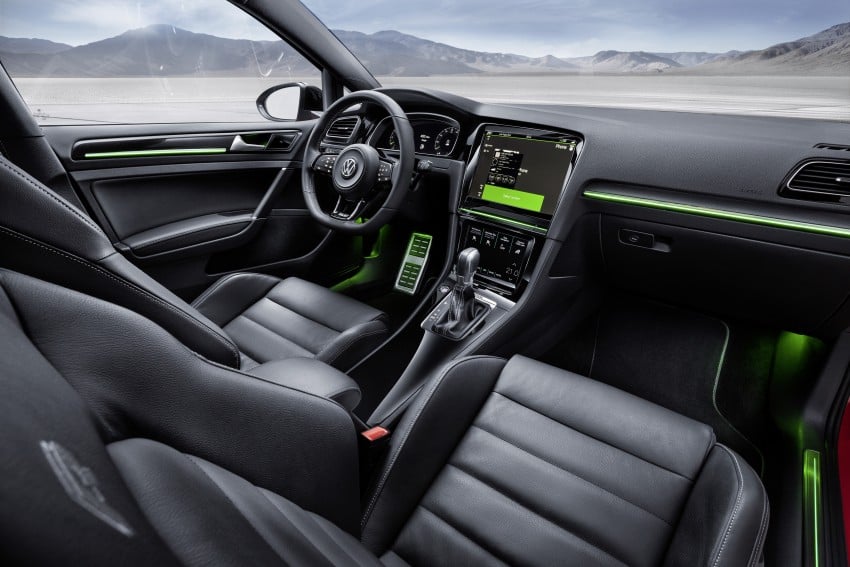 Volkswagen Golf R Touch – a gesture-operated future 300291
