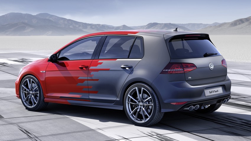 Volkswagen Golf R Touch – a gesture-operated future 300296