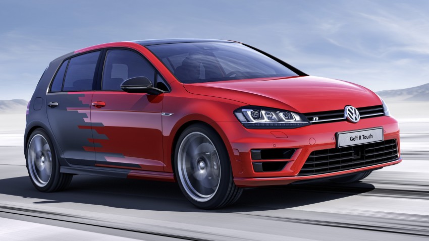 Volkswagen Golf R Touch – a gesture-operated future 300302