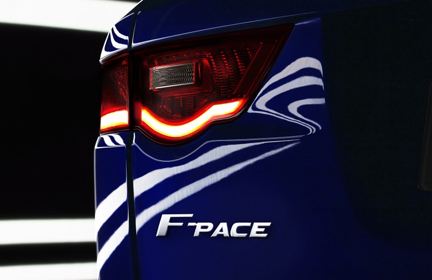 Jaguar F-Pace – production name for C-X17 concept 302213