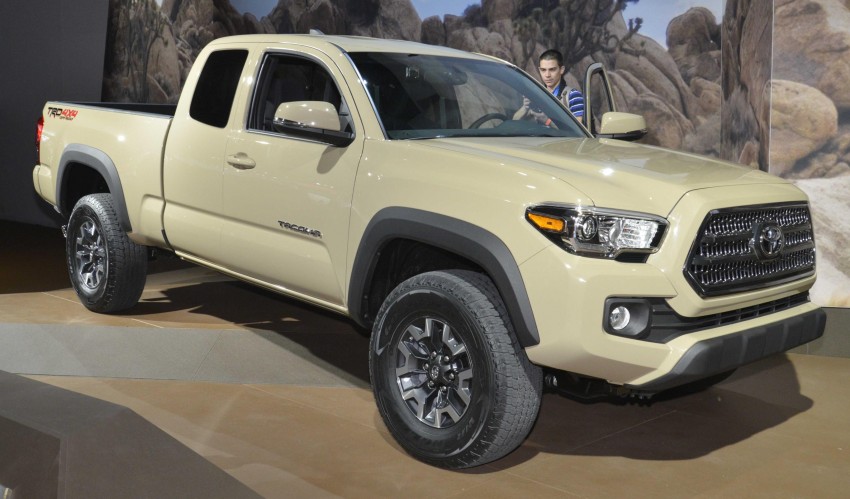 2016 Toyota Tacoma breaks cover at Detroit auto show 302988