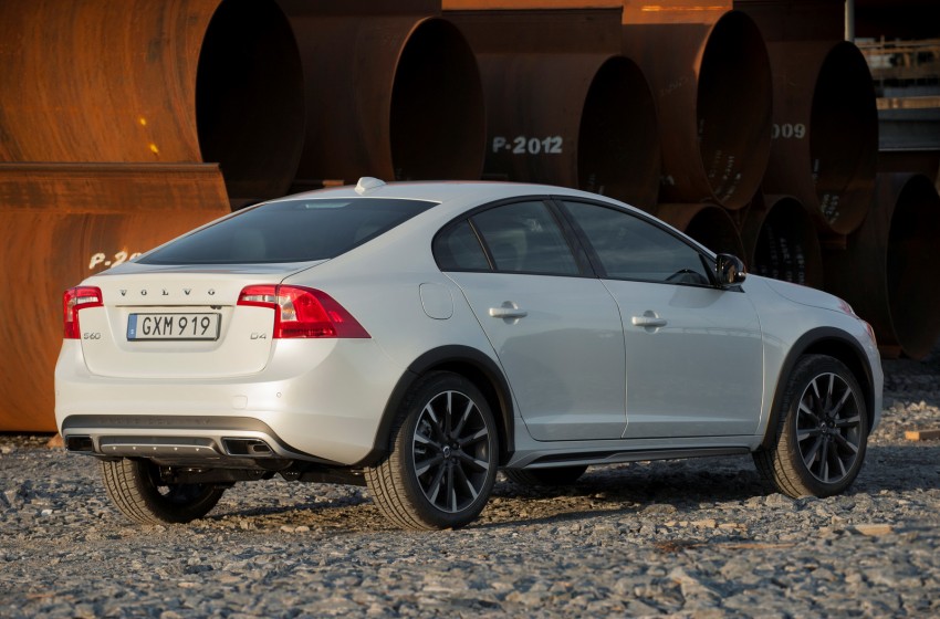 Volvo S60 Cross Country – first sedan CC for Detroit 357678