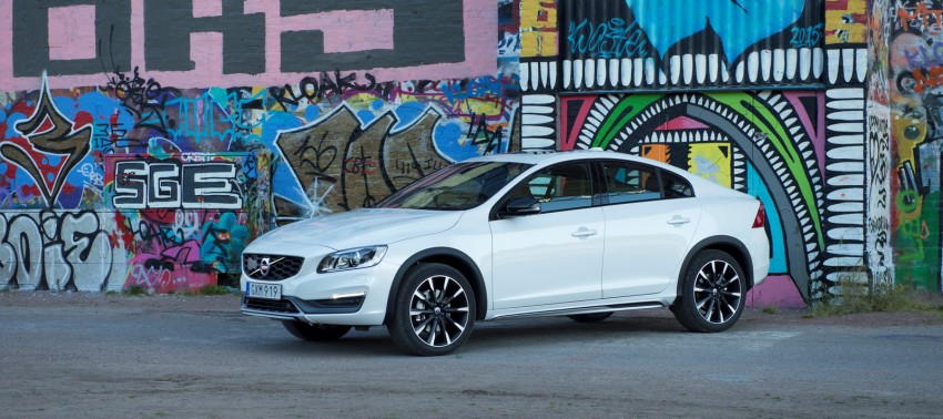 Volvo S60 Cross Country – first sedan CC for Detroit 357685