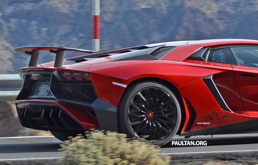 SPIED: Lamborghini Aventador SuperVeloce on test 308447