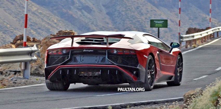 SPIED: Lamborghini Aventador SuperVeloce on test 308443