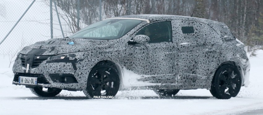 SPYSHOTS: Renault Megane IV seen winter-testing 314488