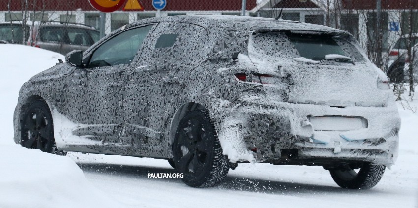 SPYSHOTS: Renault Megane IV seen winter-testing 314486