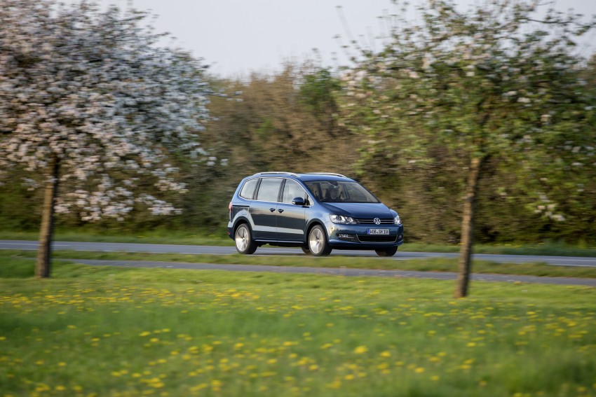 Volkswagen Sharan facelift to debut at Geneva 2015 351042
