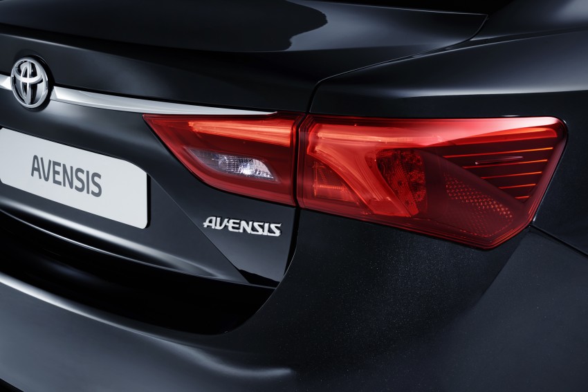 Toyota Avensis facelift debuts at Geneva – full details 316346
