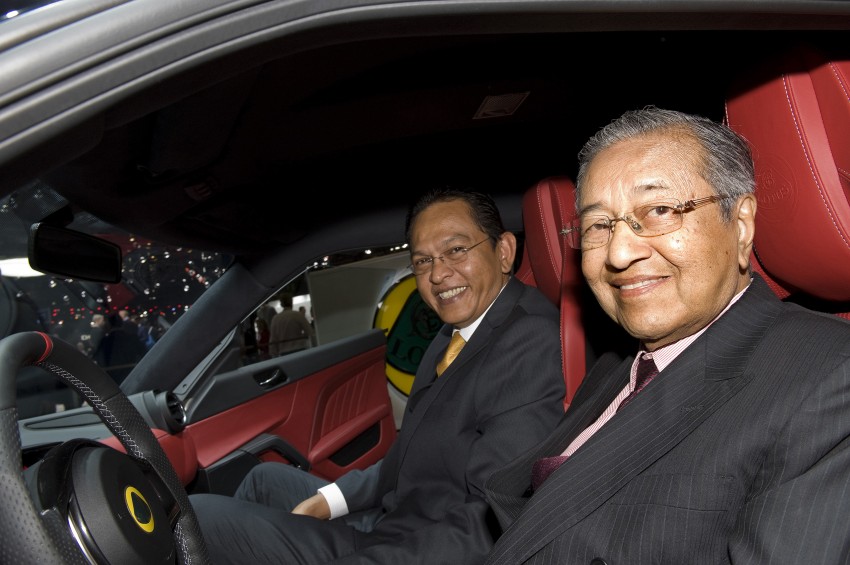 Lotus Evora 400 unveiled in Geneva by Tun Mahathir 316222