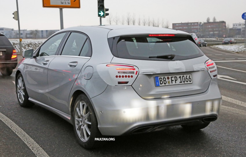 SPYSHOTS: Mercedes-Benz A-Class facelift – a first look at the updated interior 322993