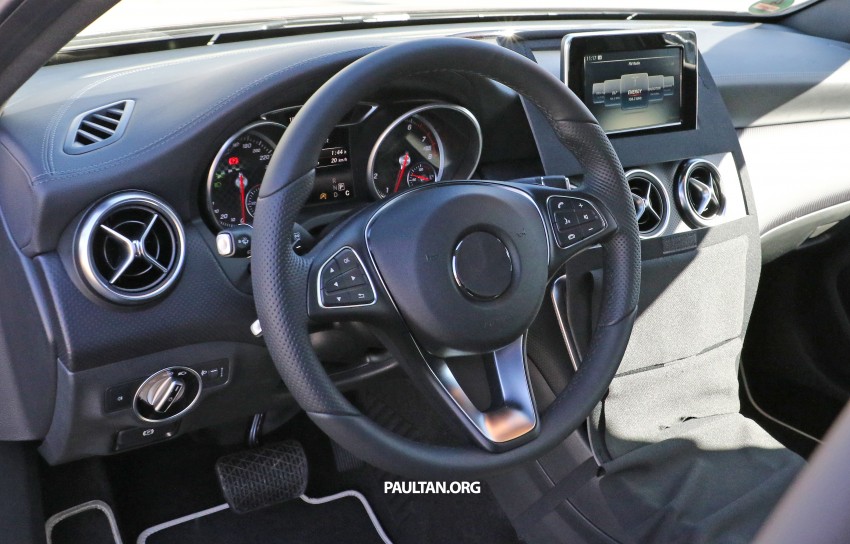 SPYSHOTS: Mercedes-Benz A-Class facelift – a first look at the updated interior 322992