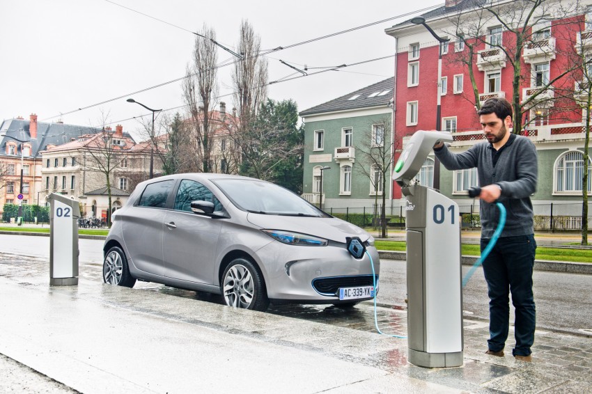2015 Renault Zoe all-electric range extended to 240 km 316136