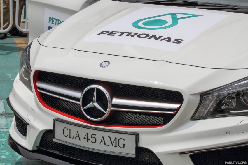 VIDEO: Petronas driver Nico Rosberg drives a Mercedes-Benz GLA 45 AMG at the Binjai carpark 320316