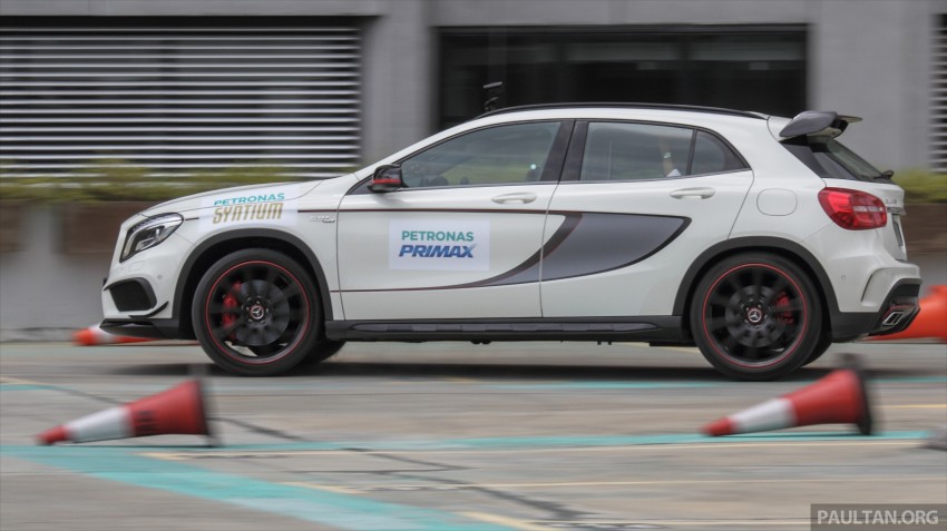 VIDEO: Petronas driver Nico Rosberg drives a Mercedes-Benz GLA 45 AMG at the Binjai carpark 320337