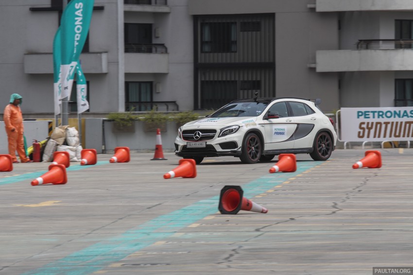 VIDEO: Petronas driver Nico Rosberg drives a Mercedes-Benz GLA 45 AMG at the Binjai carpark 320319
