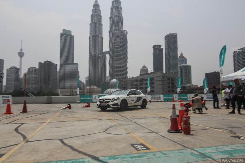VIDEO: Petronas driver Nico Rosberg drives a Mercedes-Benz GLA 45 AMG at the Binjai carpark 320306