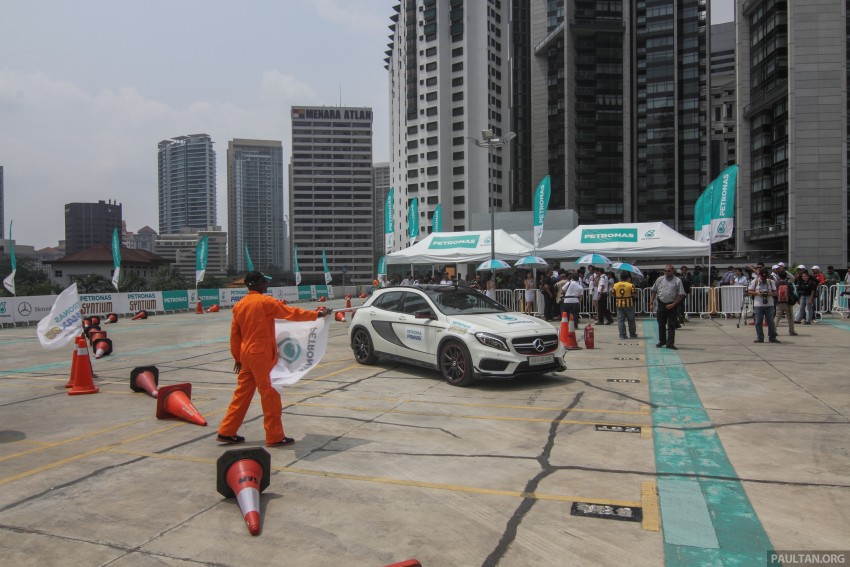 VIDEO: Petronas driver Nico Rosberg drives a Mercedes-Benz GLA 45 AMG at the Binjai carpark 320299