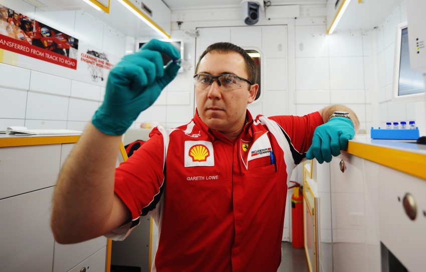 AD: Win official Ferrari merchandise with Shell Helix! 325092