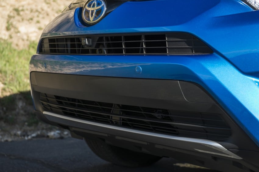 2016 Toyota RAV4 Hybrid, facelift make NY debut 325062