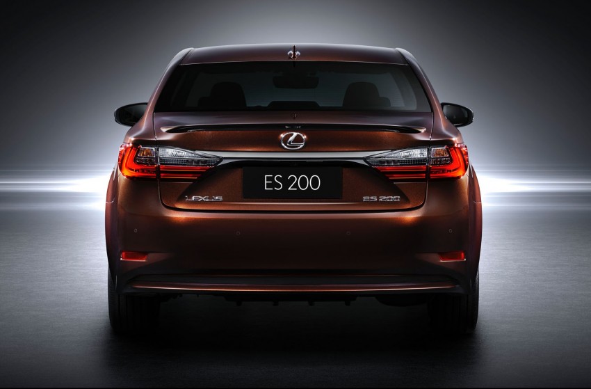 Shanghai 2015: Lexus ES facelift unveiled, new 2.0 mill 330296