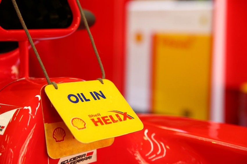 AD: Win official Ferrari merchandise with Shell Helix! 325095
