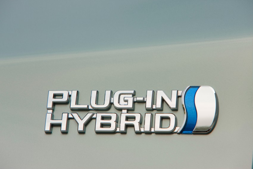 2015 Toyota Prius Plug-in Hybrid production ends 335317