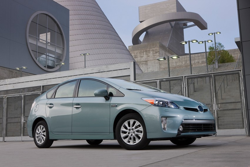 2015 Toyota Prius Plug-in Hybrid production ends 335329