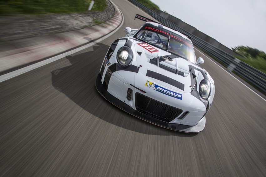 Porsche 911 GT3 R – race car based on the road car 341735