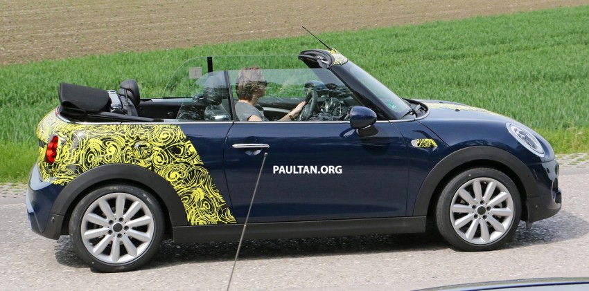 SPYSHOTS: MINI Convertible testing with top down 338823