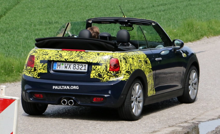 SPYSHOTS: MINI Convertible testing with top down 338826
