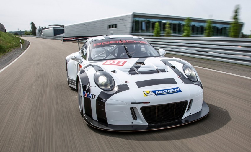 Porsche 911 GT3 R – race car based on the road car 340728