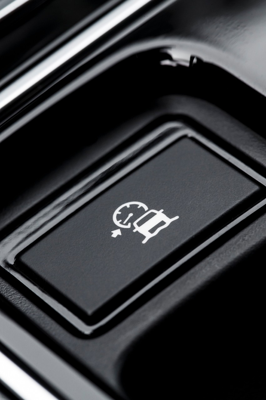 DRIVEN: Jaguar XE – the comeback compact Cov cat 340328