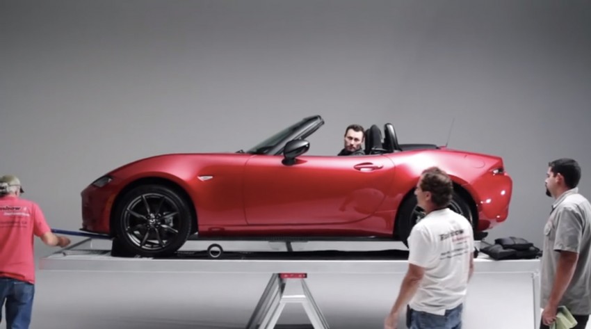 VIDEO: Mazda MX-5 50:50 weight distribution proven 344657