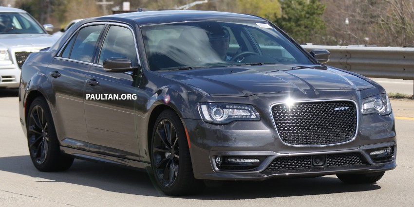 SPYSHOTS: 2016 Chrysler 300 SRT spotted in Motown 335665