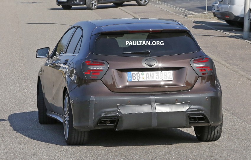 SPYSHOTS: Mercedes-AMG A 45 facelift molts camo 343778