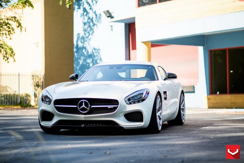 Mercedes-AMG GT S gets Vossen wheels – gallery shows the whole process of putting on new shoes 335462