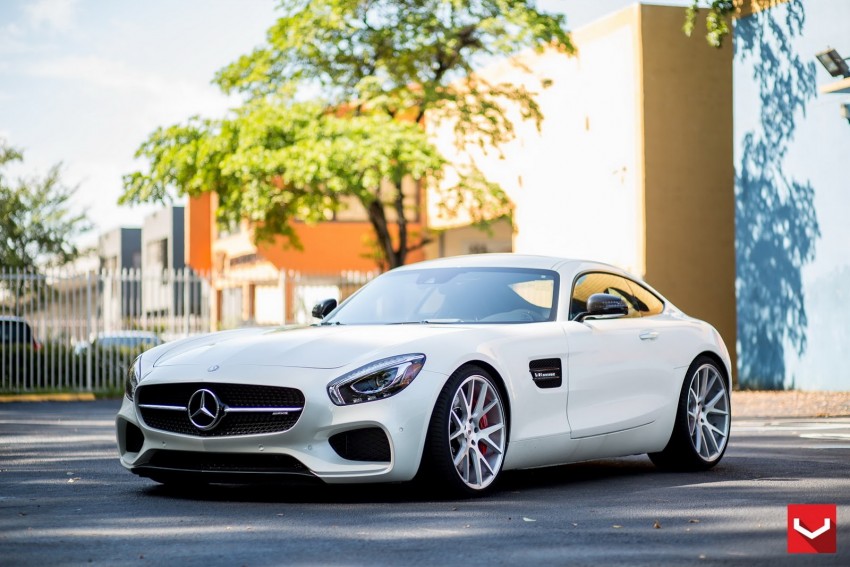 Mercedes-AMG GT S gets Vossen wheels – gallery shows the whole process of putting on new shoes 335463