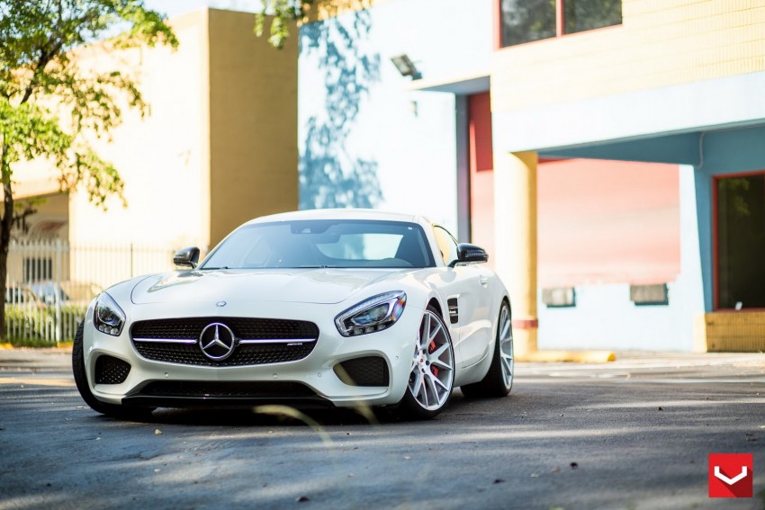Mercedes-AMG GT S gets Vossen wheels – gallery shows the whole process of putting on new shoes 335464