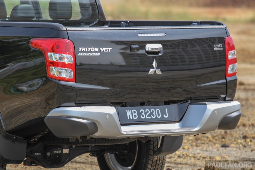 GALLERY: New and old Mitsubishi Triton, side-by-side 346625