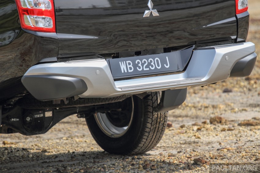 GALLERY: New and old Mitsubishi Triton, side-by-side 346628