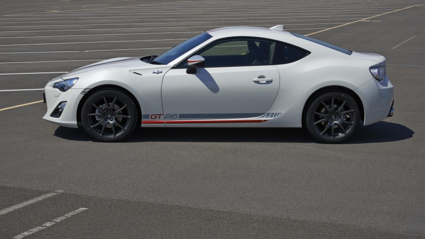 Toyota GT86 Blanco special edition unveiled in the UK 354577