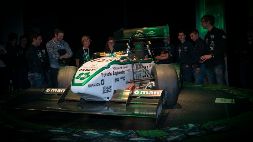 Zero to 100 km/h in 1.779 seconds – GreenTeam Formula Student EV sets new Guinness World Record! 361387