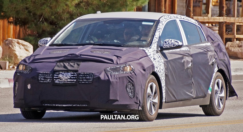 SPIED: Hyundai AE hybrid – interior pic of Prius rival 359745