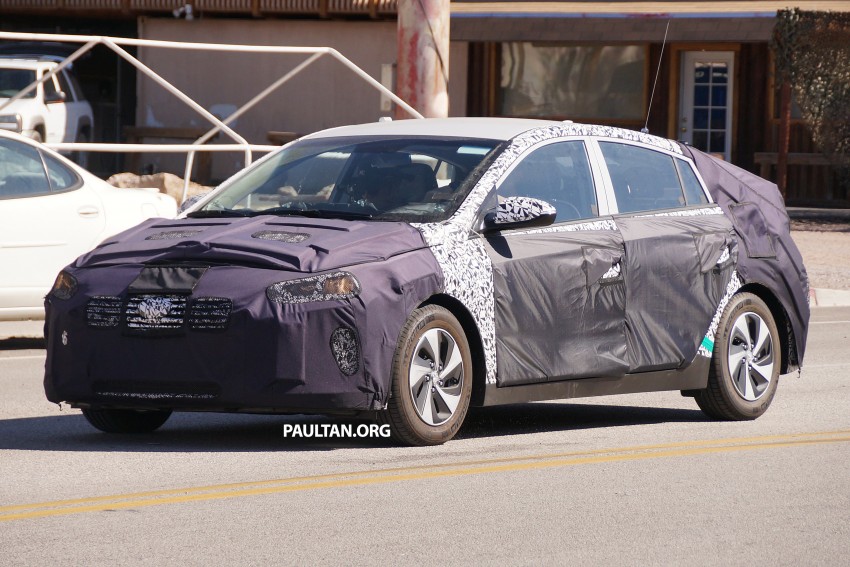 SPIED: Hyundai AE hybrid – interior pic of Prius rival 359744