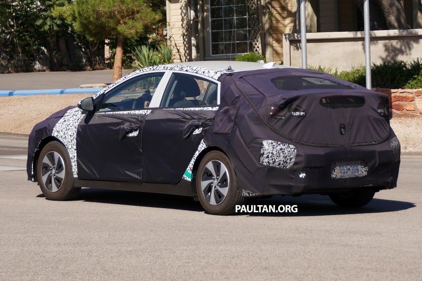 SPIED: Hyundai AE hybrid – interior pic of Prius rival 359735