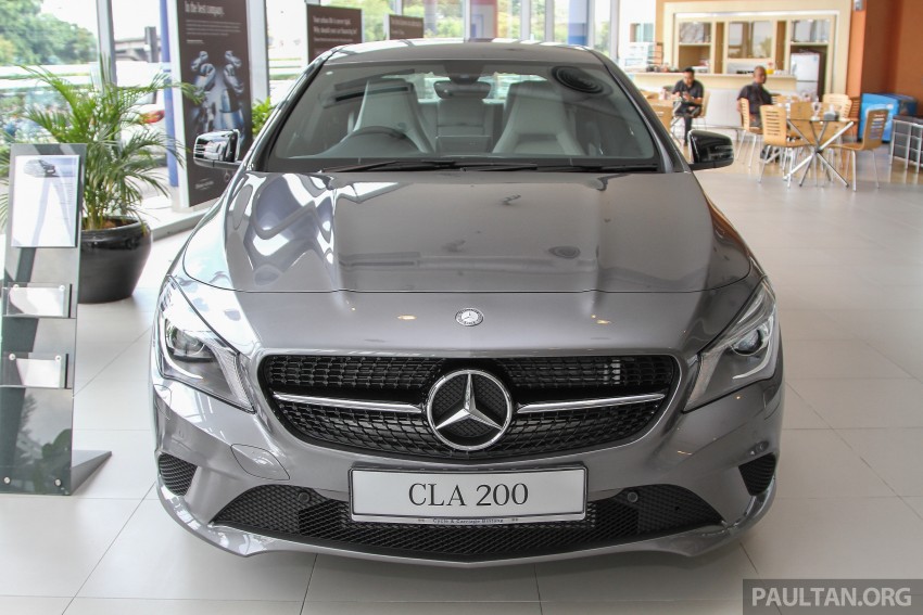 2015 Mercedes-Benz CLA 200 receives new steering wheel, carbon trim and larger screen; same price 361472