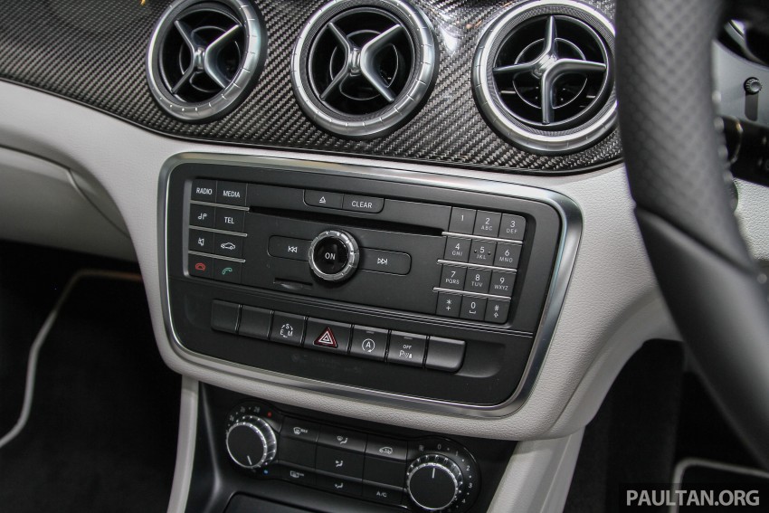 2015 Mercedes-Benz CLA 200 receives new steering wheel, carbon trim and larger screen; same price 361455